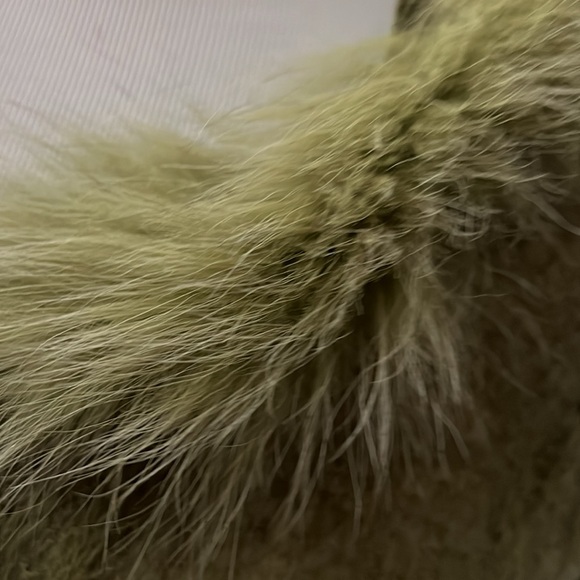 Green button cardigan sweater with fur collar. Small - Picture 9 of 10